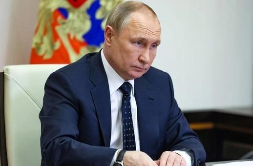 Владимир Путин поручил представить предложения по ускоренному росту МРОТ